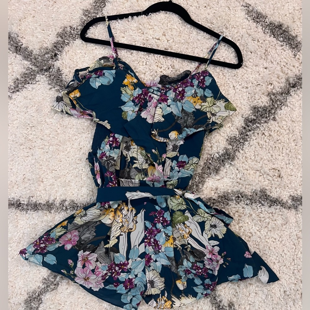New with tag:  GUESS floral green romper sz XS